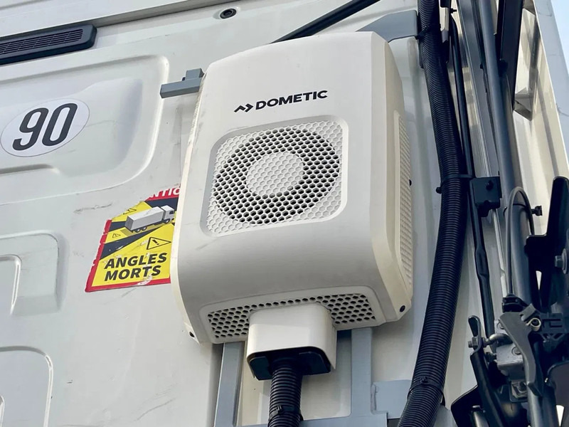 Renault T480 vin: VF611A360MD027942 ! ORIGINAL PAINT! 2X FUEL TANK, PARKING AIRCO, FRIGO - Trekker: afbeelding 4 Renault T480 vin: VF611A360MD027942 ! ORIGINAL PAINT! 2X FUEL TANK, PARKING AIRCO, FRIGO - Trekker: afbeelding 4