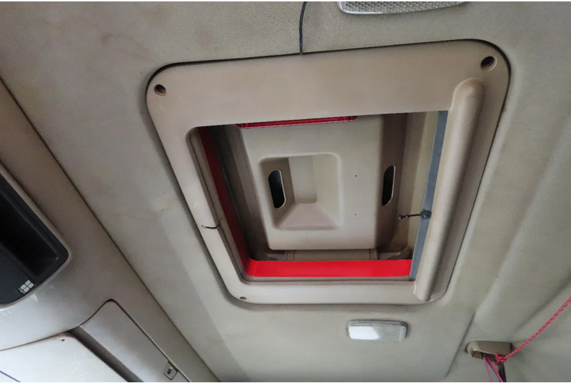 Trekker Scania R420 2 tanks, 2 beds, manual gearbox: afbeelding 12