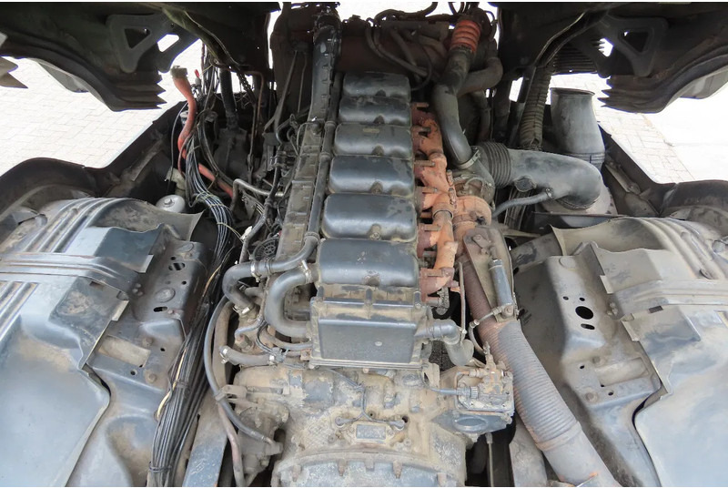 Trekker Scania R420 2 tanks, 2 beds, manual gearbox: afbeelding 19