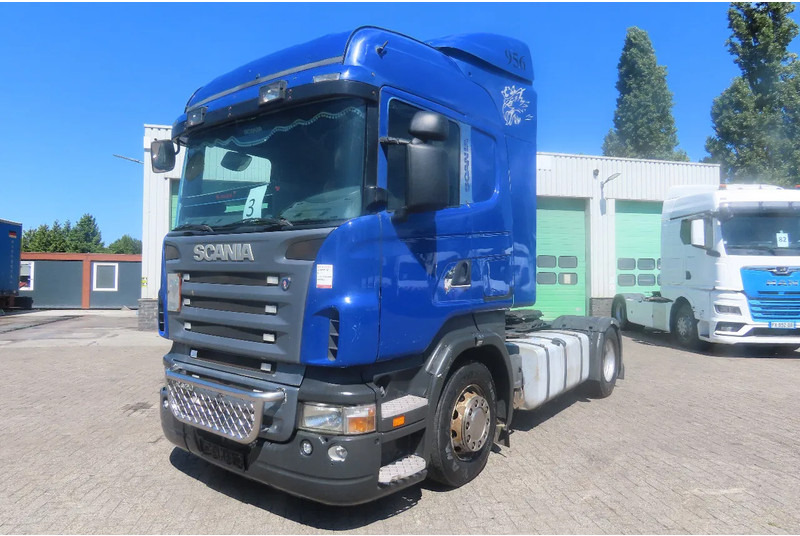 Scania R420 Manual gear, 2 tanks, Frigo , 2 beds - Trekker: afbeelding 1 Scania R420 Manual gear, 2 tanks, Frigo , 2 beds - Trekker: afbeelding 1