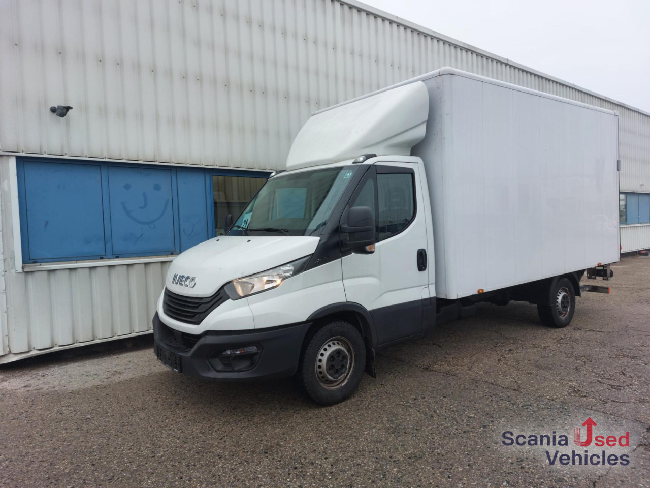IVECO 35 C 16 Koffer Ladebordwand - Bestelwagen gesloten laadbak: afbeelding 1 IVECO 35 C 16 Koffer Ladebordwand - Bestelwagen gesloten laadbak: afbeelding 1