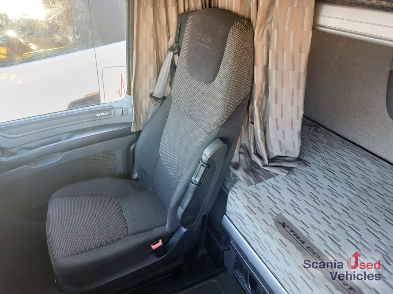 DAF XF 460 FT Space Cab Low deck - Trekker: afbeelding 5 DAF XF 460 FT Space Cab Low deck - Trekker: afbeelding 5