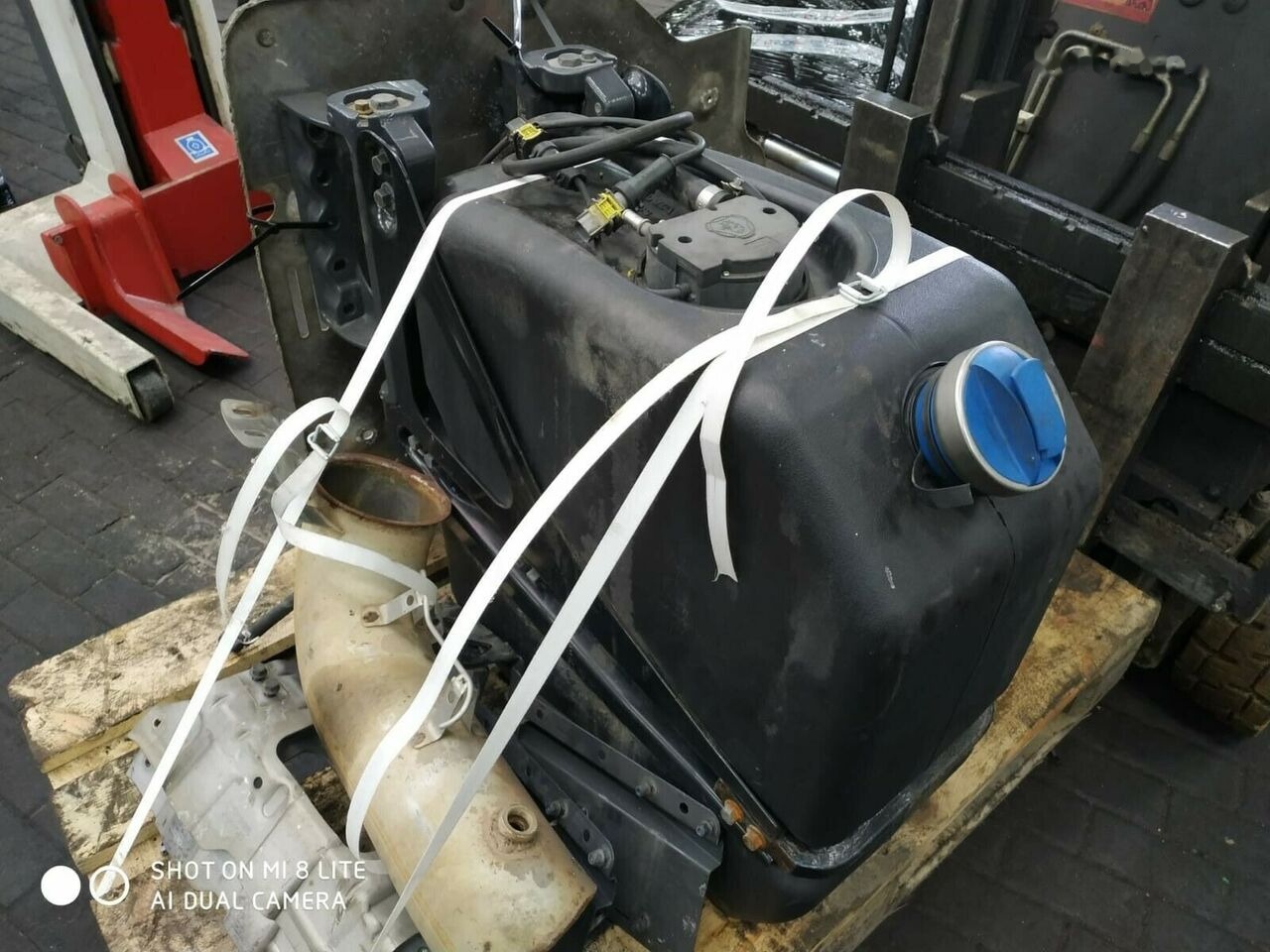 Scania 2244863 2140809 - AdBlue Tank voor Vrachtwagen: afbeelding 1 Scania 2244863 2140809 - AdBlue Tank voor Vrachtwagen: afbeelding 1