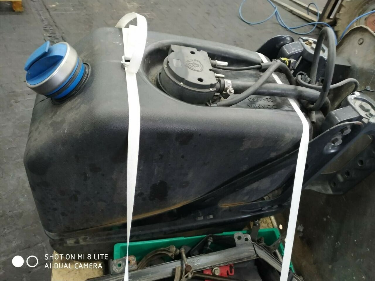 Scania 2244863 2140809 - AdBlue Tank voor Vrachtwagen: afbeelding 2 Scania 2244863 2140809 - AdBlue Tank voor Vrachtwagen: afbeelding 2