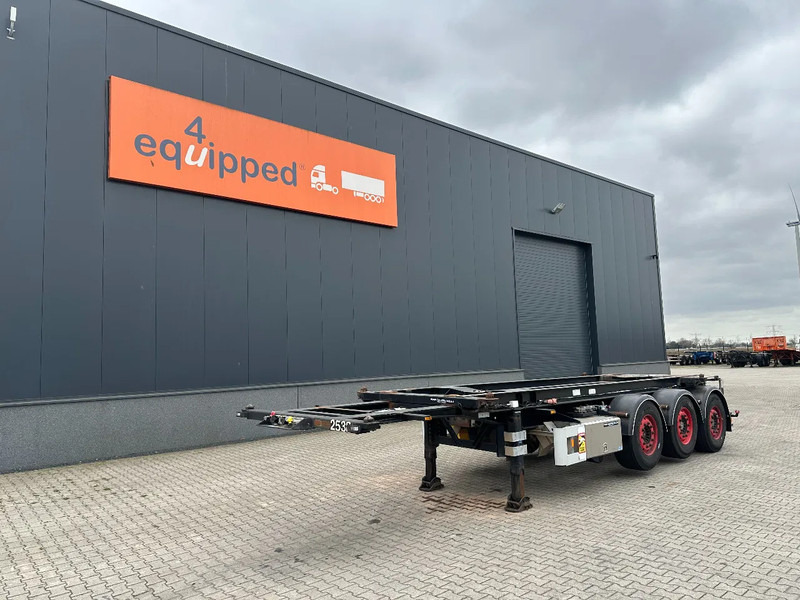 Van Hool 20FT Tipping-chassis, ADR (EX/II, EX/III, FL, AT, OX), SAF, 2 liftaxles, APK/ADR: 06-2026 - Containertransporter/ Wissellaadbak oplegger: afbeelding 2 Van Hool 20FT Tipping-chassis, ADR (EX/II, EX/III, FL, AT, OX), SAF, 2 liftaxles, APK/ADR: 06-2026 - Containertransporter/ Wissellaadbak oplegger: afbeelding 2
