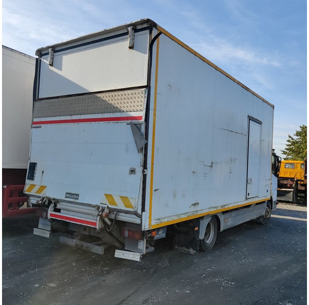 Mercedes-Benz 818 - Bakwagen: afbeelding 3 Mercedes-Benz 818 - Bakwagen: afbeelding 3