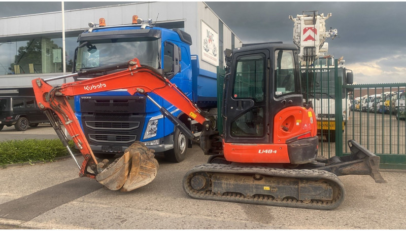 Kubota U48-4 FULL HYDR FUNCTIONS - *2300h* - BLADE - A/C - 3 BUCKETS - Minigraafmachine: afbeelding 3 Kubota U48-4 FULL HYDR FUNCTIONS - *2300h* - BLADE - A/C - 3 BUCKETS - Minigraafmachine: afbeelding 3