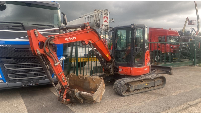 Kubota U48-4 FULL HYDR FUNCTIONS - *2300h* - BLADE - A/C - 3 BUCKETS - Minigraafmachine: afbeelding 1 Kubota U48-4 FULL HYDR FUNCTIONS - *2300h* - BLADE - A/C - 3 BUCKETS - Minigraafmachine: afbeelding 1