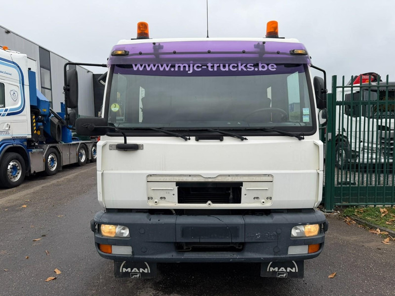 MAN LE 8.180 CLOSED BOX / KOFFER - DOKA - MANUAL GEARBOX - *248.000km* - STEEL SPRING / BLATT / LAMES - BE TRUCK - Bakwagen: afbeelding 2 MAN LE 8.180 CLOSED BOX / KOFFER - DOKA - MANUAL GEARBOX - *248.000km* - STEEL SPRING / BLATT / LAMES - BE TRUCK - Bakwagen: afbeelding 2