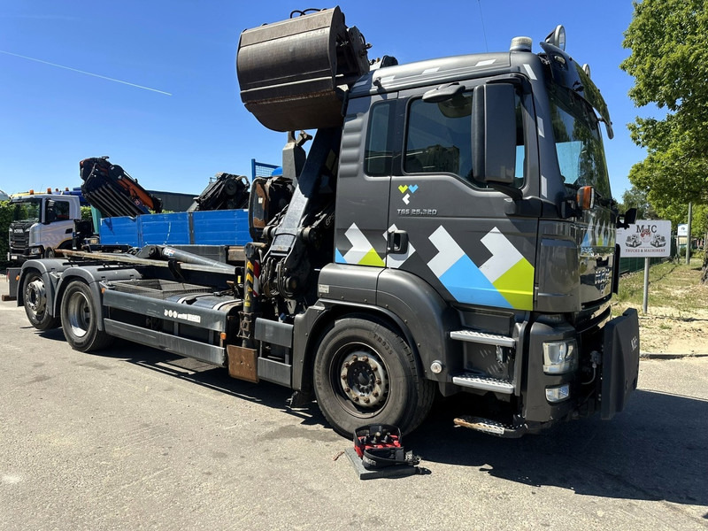MAN TGS 26.320 6X2-4 BL EEV + CRANE EPSILON Q170Z95TR + GRABBER - LIFT/STEERING AXLE - *266.000km* - NL TRUCK - Haakarmsysteem vrachtwagen, Kraanwagen: afbeelding 2 MAN TGS 26.320 6X2-4 BL EEV + CRANE EPSILON Q170Z95TR + GRABBER - LIFT/STEERING AXLE - *266.000km* - NL TRUCK - Haakarmsysteem vrachtwagen, Kraanwagen: afbeelding 2