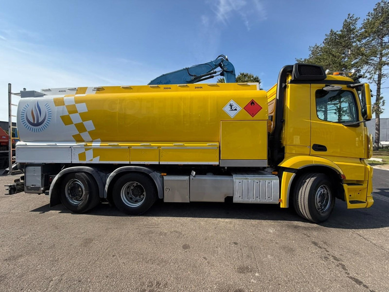 Mercedes-Benz ANTOS 2632 6x2 FUEL TANKER 16.000L - 4 COMP - DIESEL / PETROL - RETARDER - EURO 6 - LIFT / STEERING AXLE - *FULL AIR* - BE TRUCK - Tankwagen: afbeelding 4 Mercedes-Benz ANTOS 2632 6x2 FUEL TANKER 16.000L - 4 COMP - DIESEL / PETROL - RETARDER - EURO 6 - LIFT / STEERING AXLE - *FULL AIR* - BE TRUCK - Tankwagen: afbeelding 4