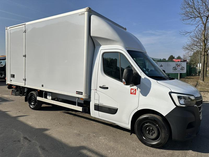 Renault MASTER 2.3 - 163HP - RED EDITION BAKWAGEN + LAADKLEP - 4m30 x 2m20 x 2m20 - CAMERA - NAVI - PACK COMFORT - BELG - Bestelwagen gesloten laadbak: afbeelding 1 Renault MASTER 2.3 - 163HP - RED EDITION BAKWAGEN + LAADKLEP - 4m30 x 2m20 x 2m20 - CAMERA - NAVI - PACK COMFORT - BELG - Bestelwagen gesloten laadbak: afbeelding 1