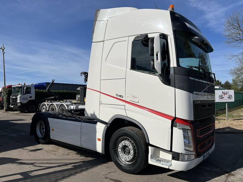 Volvo FH 540 SPOILERS + SIDESKIRTS - RETARDER - I-SHIFT - I-PARKCOOL - FRIGO - *715.000KM* - Trekker: afbeelding 1 Volvo FH 540 SPOILERS + SIDESKIRTS - RETARDER - I-SHIFT - I-PARKCOOL - FRIGO - *715.000KM* - Trekker: afbeelding 1
