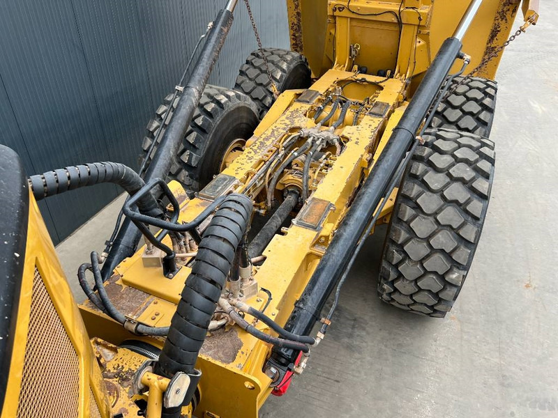 Cat 745 04A - New Tires - Kiepwagen met knikbesturing: afbeelding 2 Cat 745 04A - New Tires - Kiepwagen met knikbesturing: afbeelding 2