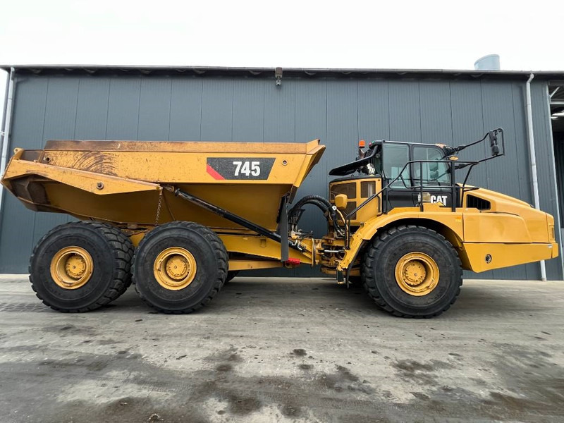 Cat 745 - Kiepwagen met knikbesturing: afbeelding 2 Cat 745 - Kiepwagen met knikbesturing: afbeelding 2