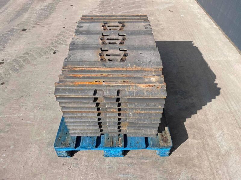 Hyundai R210 / R215 / R220 / R235 / R250 / R260 - Frame/ Chassis voor Bouwmachine: afbeelding 3 Hyundai R210 / R215 / R220 / R235 / R250 / R260 - Frame/ Chassis voor Bouwmachine: afbeelding 3