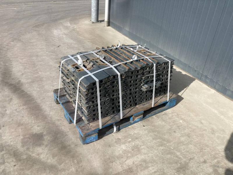 Komatsu PC150 / PC160 / PC180 / PC210 / PC240 3 Grouser 60 - Frame/ Chassis voor Bouwmachine: afbeelding 1 Komatsu PC150 / PC160 / PC180 / PC210 / PC240 3 Grouser 60 - Frame/ Chassis voor Bouwmachine: afbeelding 1