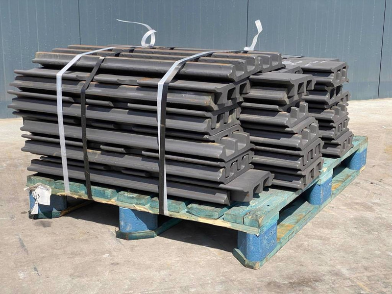 Komatsu PC300 / PC360 / PC400 Shoes/Pads - Frame/ Chassis voor Bouwmachine: afbeelding 4 Komatsu PC300 / PC360 / PC400 Shoes/Pads - Frame/ Chassis voor Bouwmachine: afbeelding 4