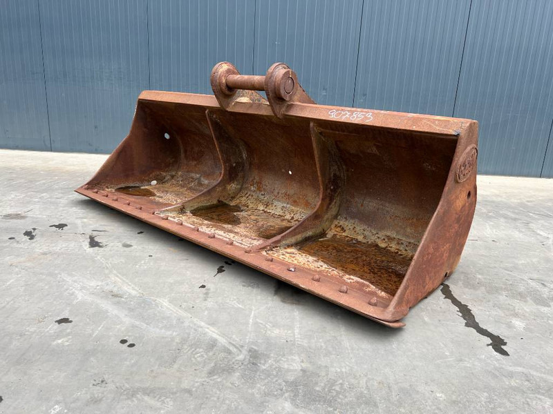Miller Caterpillar 320D / 320 / 320E / 323 / 323D / 323E - Bak voor Bouwmachine: afbeelding 1 Miller Caterpillar 320D / 320 / 320E / 323 / 323D / 323E - Bak voor Bouwmachine: afbeelding 1