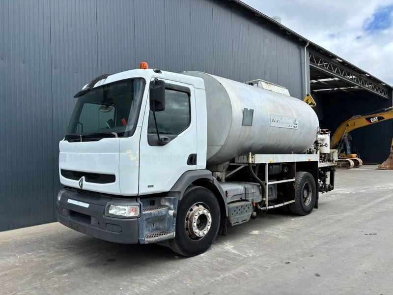 Renault Rincheval - 9.000 Liter - Bitumen sprayer: afbeelding 1 Renault Rincheval - 9.000 Liter - Bitumen sprayer: afbeelding 1
