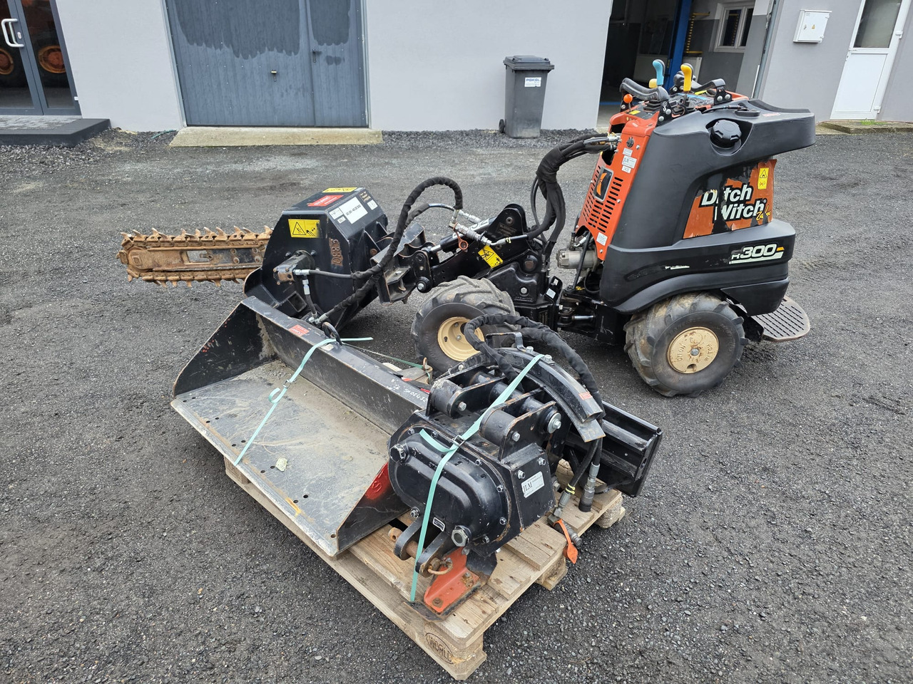 Ditch Witch R300 - Minigraafmachine: afbeelding 3 Ditch Witch R300 - Minigraafmachine: afbeelding 3