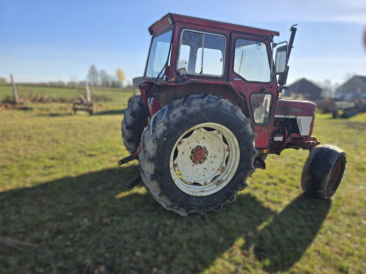 INTERNATIONAL 574 - Tractor: afbeelding 5 INTERNATIONAL 574 - Tractor: afbeelding 5