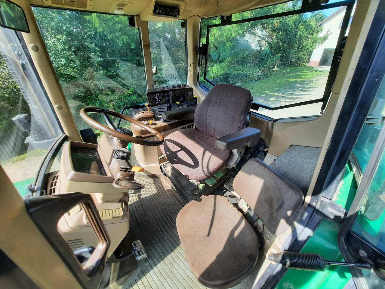 JOHN DEERE 6910 - Tractor: afbeelding 2 JOHN DEERE 6910 - Tractor: afbeelding 2