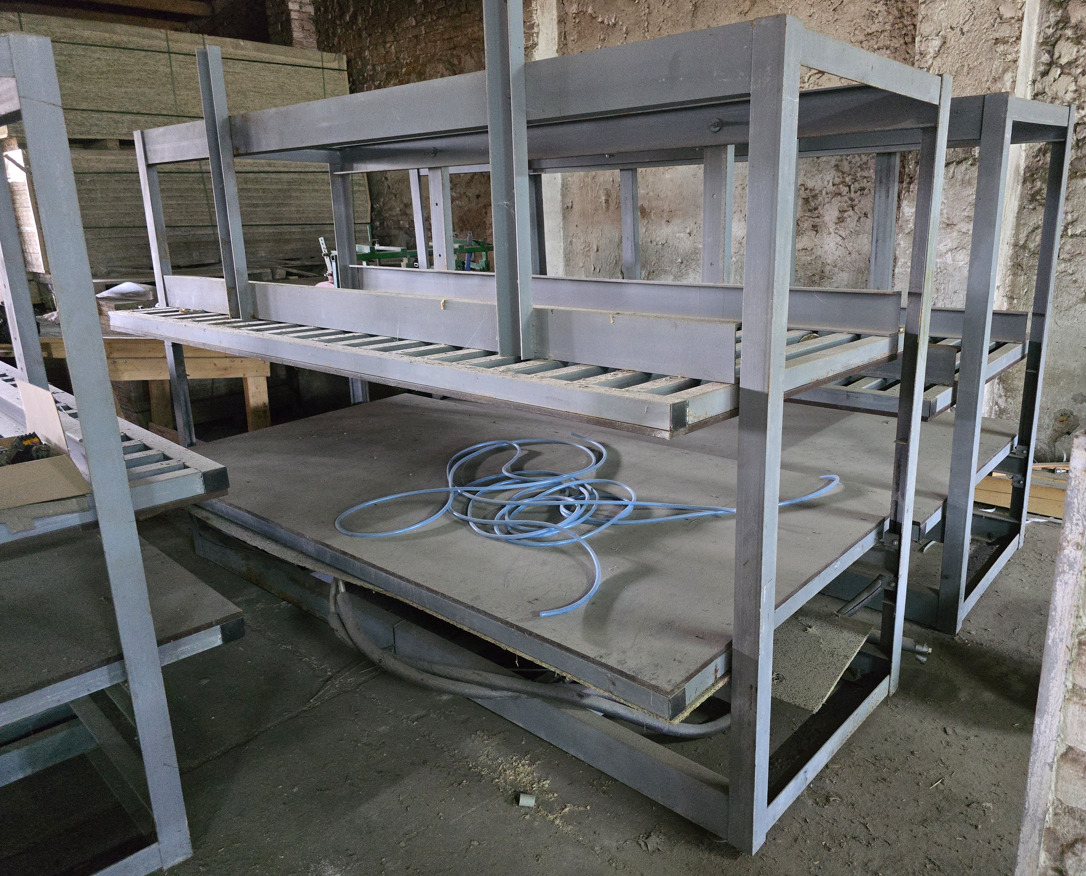 Prasa stół do klejenia płyt, drewna pneumatyczna regulowana 3 m - Houtbewerkingsmachine: afbeelding 1 Prasa stół do klejenia płyt, drewna pneumatyczna regulowana 3 m - Houtbewerkingsmachine: afbeelding 1