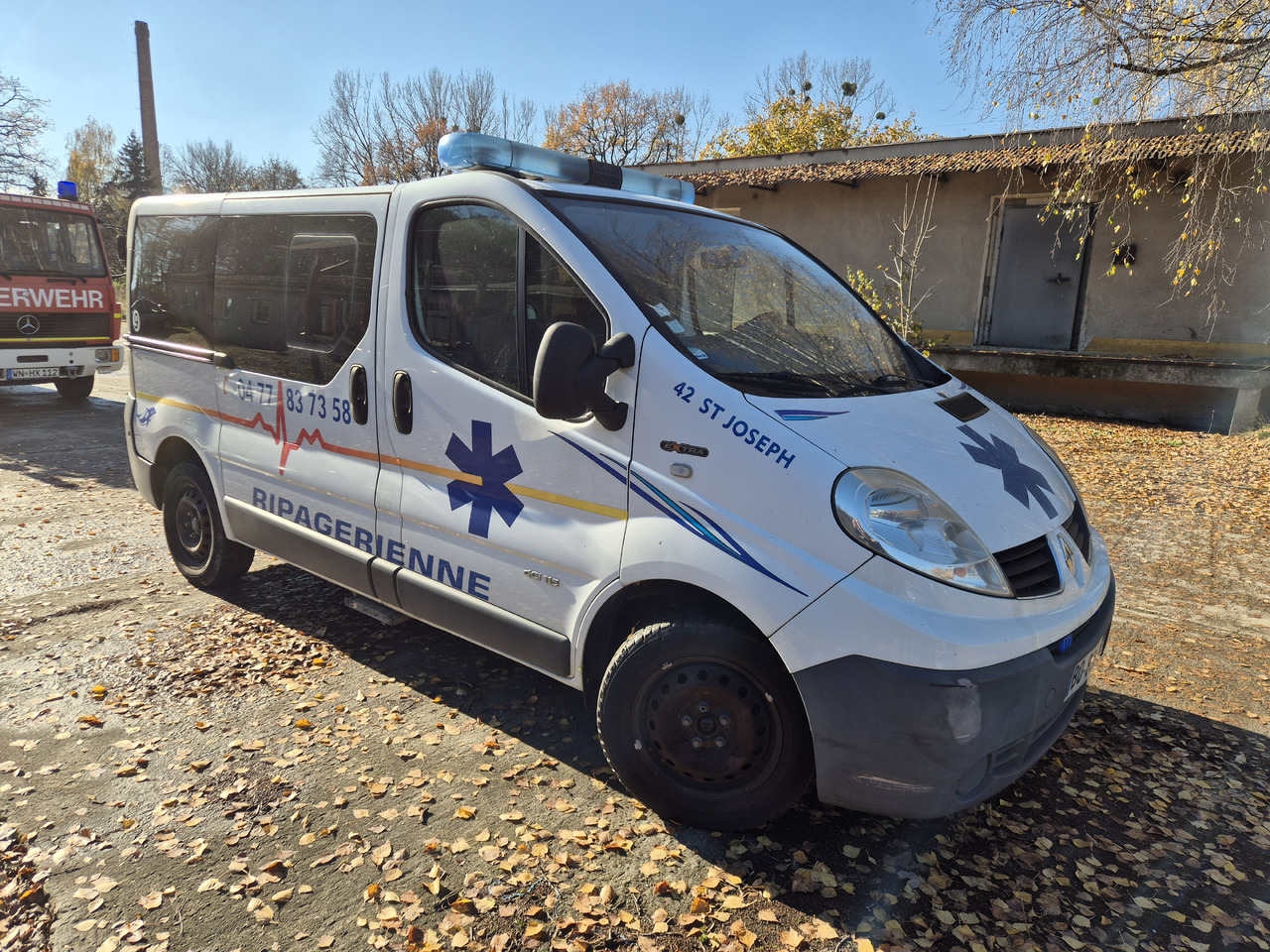 RENAULT Trafic 2.0 dCi 115 KM - Ambulance: afbeelding 1 RENAULT Trafic 2.0 dCi 115 KM - Ambulance: afbeelding 1
