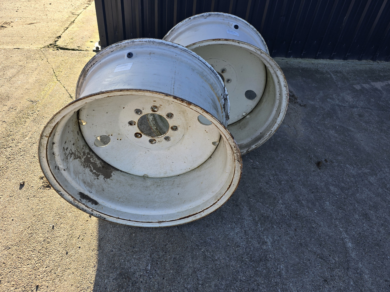 Titan W15LX28, piasta 150 mm - Complete wiel voor Landbouwmachine: afbeelding 4 Titan W15LX28, piasta 150 mm - Complete wiel voor Landbouwmachine: afbeelding 4