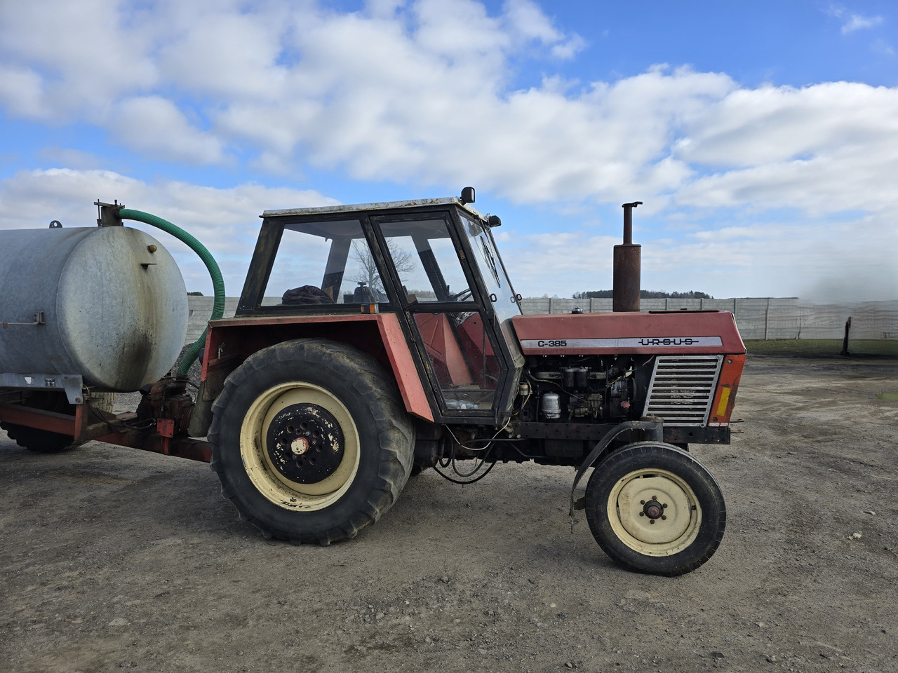 Ursus C-385 - Tractor: afbeelding 1 Ursus C-385 - Tractor: afbeelding 1