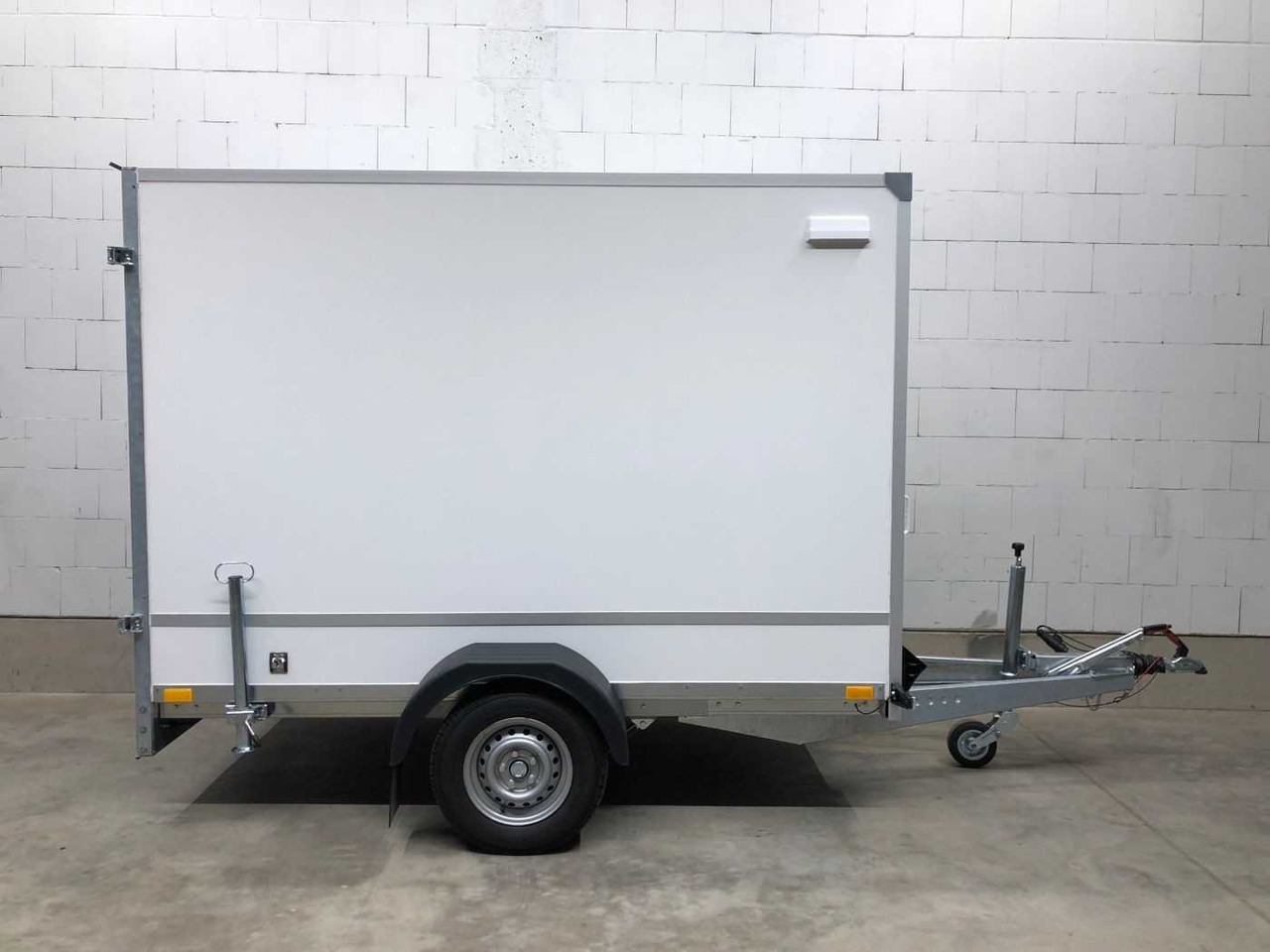 Nieuw Gesloten aanhangwagen BLYSS F1326/180 HD Kofferanhänger: afbeelding 1