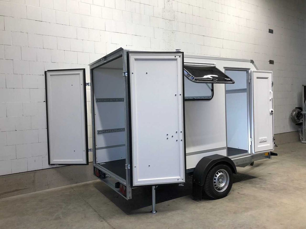 BLYSS F1330HD Seitentür,Fenster,Aero Kofferanhänger - Gesloten aanhangwagen: afbeelding 2 BLYSS F1330HD Seitentür,Fenster,Aero Kofferanhänger - Gesloten aanhangwagen: afbeelding 2