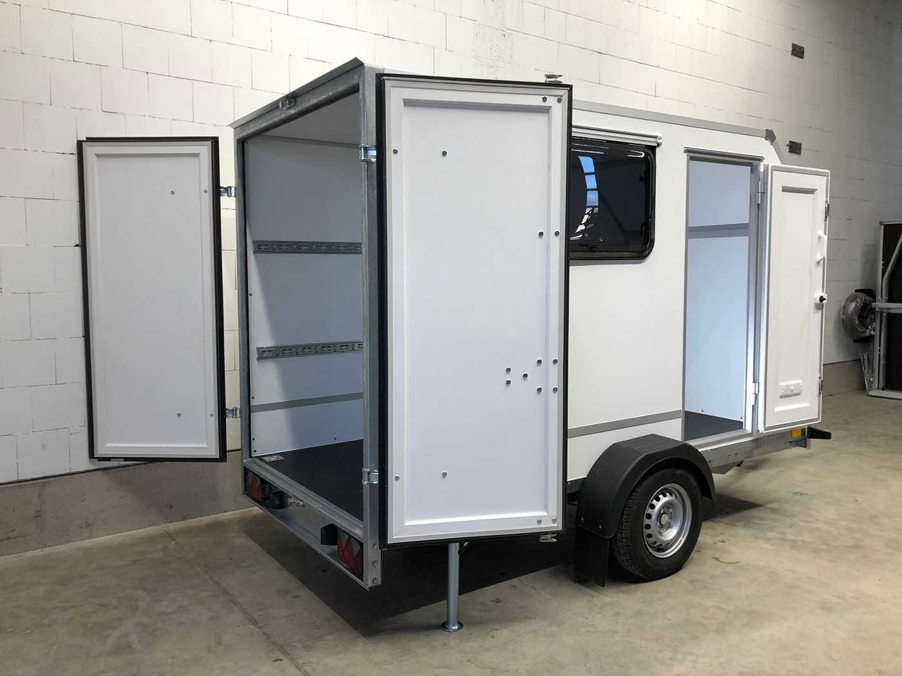 BLYSS F1330HD Seitentür,Fenster,Aero Kofferanhänger - Gesloten aanhangwagen: afbeelding 3 BLYSS F1330HD Seitentür,Fenster,Aero Kofferanhänger - Gesloten aanhangwagen: afbeelding 3