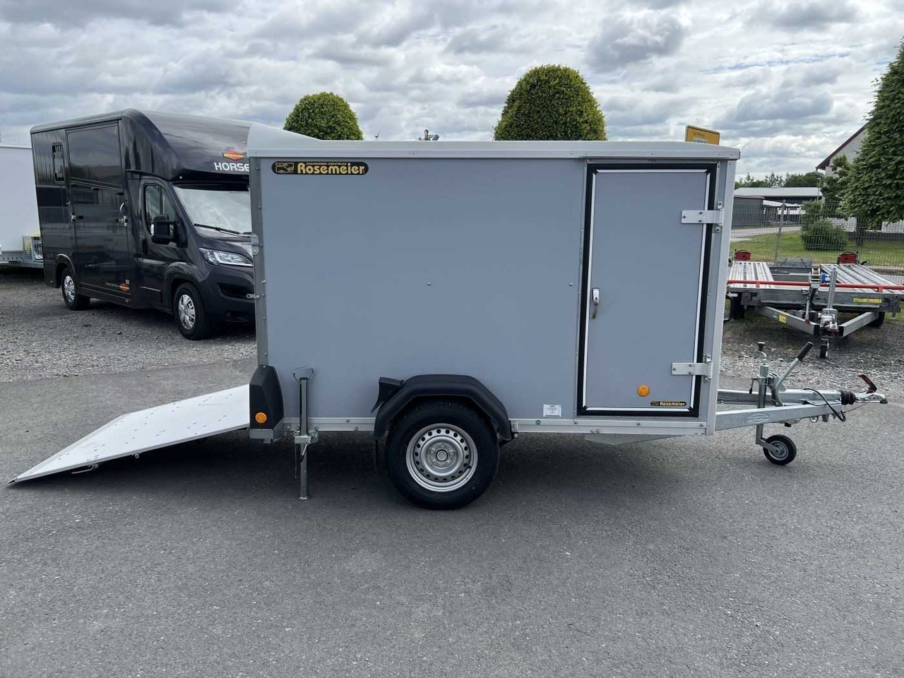 BOECKMANN KT 2513/135 F Tür TKL Stützen Kofferanhänger - Gesloten aanhangwagen: afbeelding 1 BOECKMANN KT 2513/135 F Tür TKL Stützen Kofferanhänger - Gesloten aanhangwagen: afbeelding 1