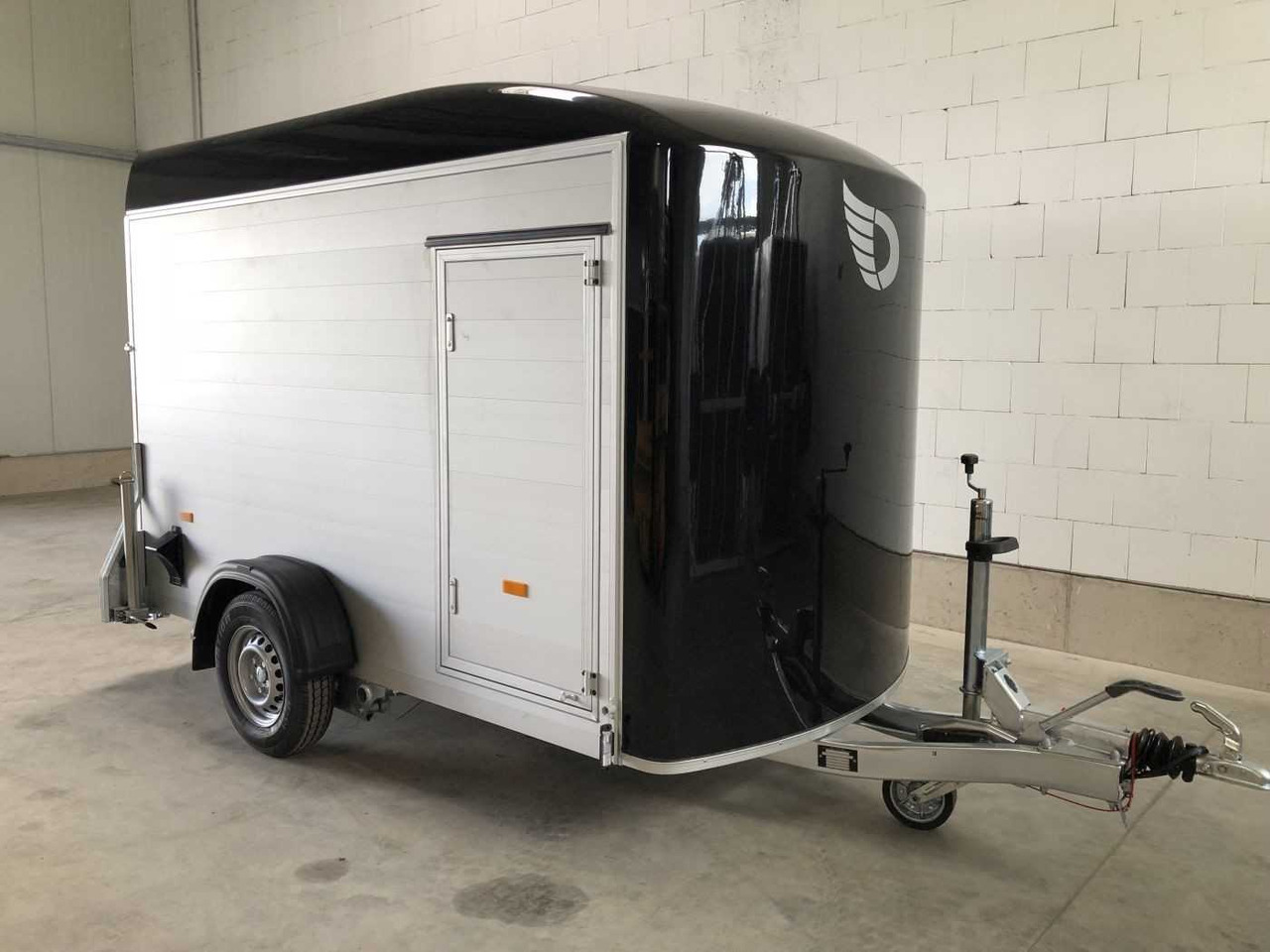 CHEVAL LIBERTE DEBON C300 Roadster Kofferanhänger - Motor aanhanger: afbeelding 2 CHEVAL LIBERTE DEBON C300 Roadster Kofferanhänger - Motor aanhanger: afbeelding 2