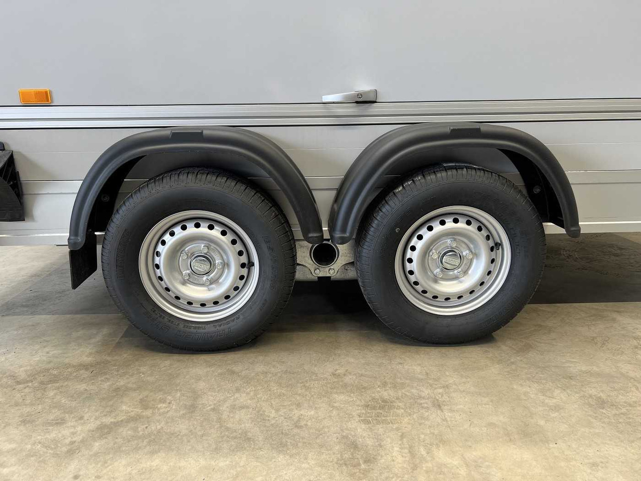 CHEVAL LIBERTE DEBON C500 Fourgon Verk.Kl re +Tür Kofferanhänger - Verkoopwagen: afbeelding 3 CHEVAL LIBERTE DEBON C500 Fourgon Verk.Kl re +Tür Kofferanhänger - Verkoopwagen: afbeelding 3