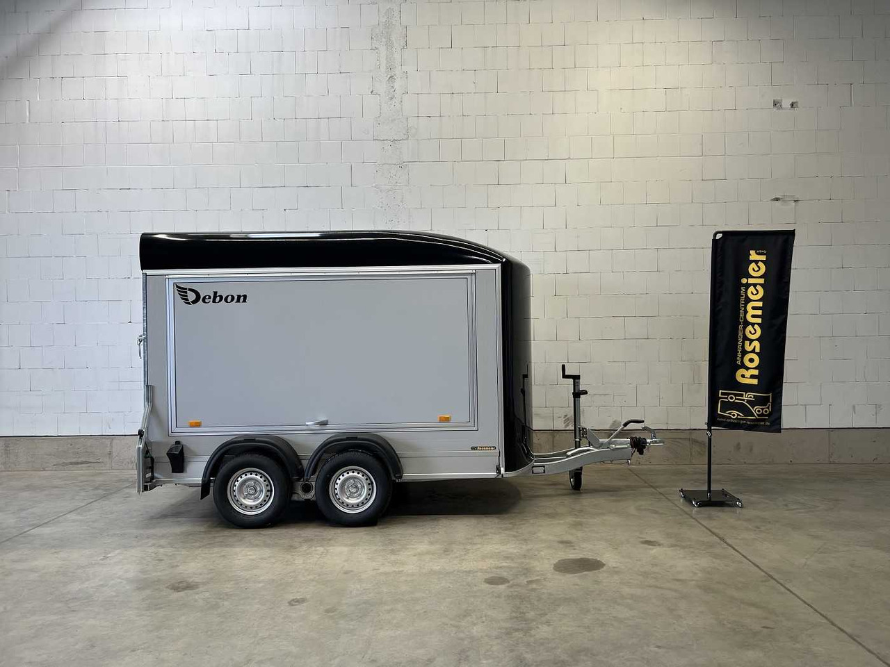 CHEVAL LIBERTE DEBON C500 Fourgon Verk.Kl re +Tür Kofferanhänger - Verkoopwagen: afbeelding 1 CHEVAL LIBERTE DEBON C500 Fourgon Verk.Kl re +Tür Kofferanhänger - Verkoopwagen: afbeelding 1