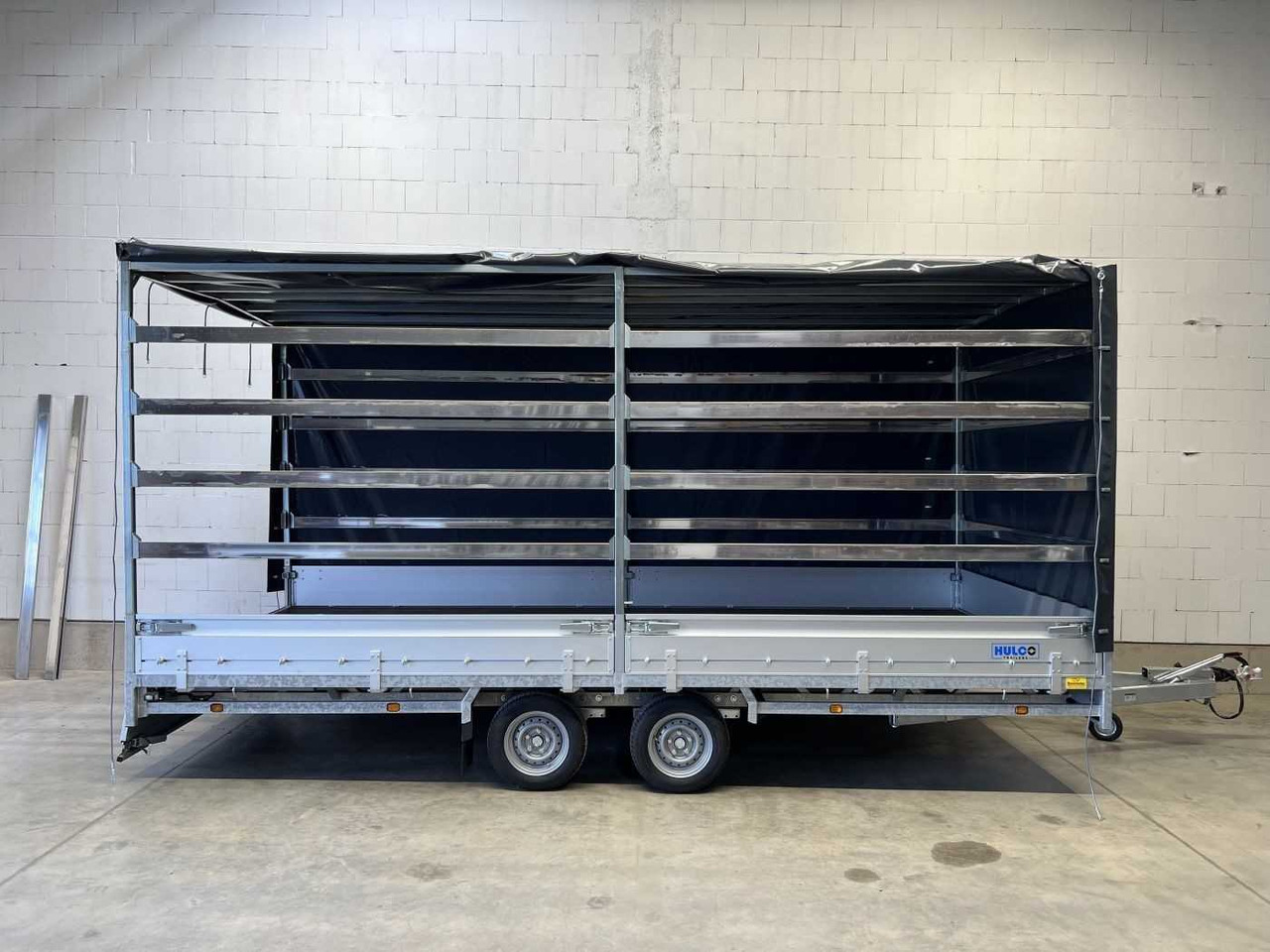 HULCO Medax-2 3000 Plane Hochlader - Aanhangwagen met huif: afbeelding 2 HULCO Medax-2 3000 Plane Hochlader - Aanhangwagen met huif: afbeelding 2