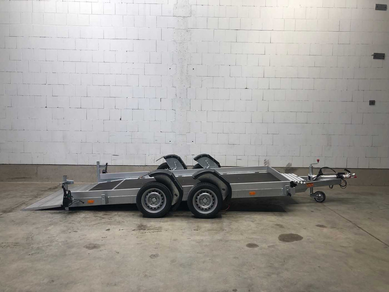 VEZEKO Husky FB 35.35 E-Pumpe Maschinentransporter - Machinetransporter: afbeelding 2 VEZEKO Husky FB 35.35 E-Pumpe Maschinentransporter - Machinetransporter: afbeelding 2