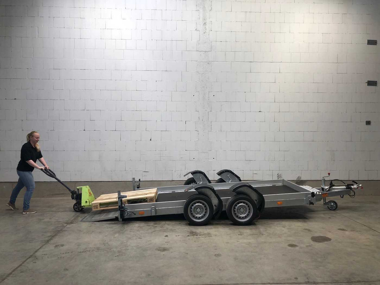 VEZEKO Husky FB 35.35 E-Pumpe Maschinentransporter - Machinetransporter: afbeelding 1 VEZEKO Husky FB 35.35 E-Pumpe Maschinentransporter - Machinetransporter: afbeelding 1