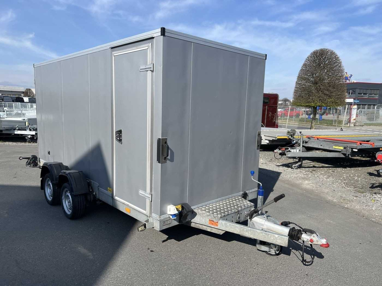 VEZEKO Husky FB K 35.40 Abs EP Tür Koffer Absenker - Gesloten aanhangwagen: afbeelding 1 VEZEKO Husky FB K 35.40 Abs EP Tür Koffer Absenker - Gesloten aanhangwagen: afbeelding 1