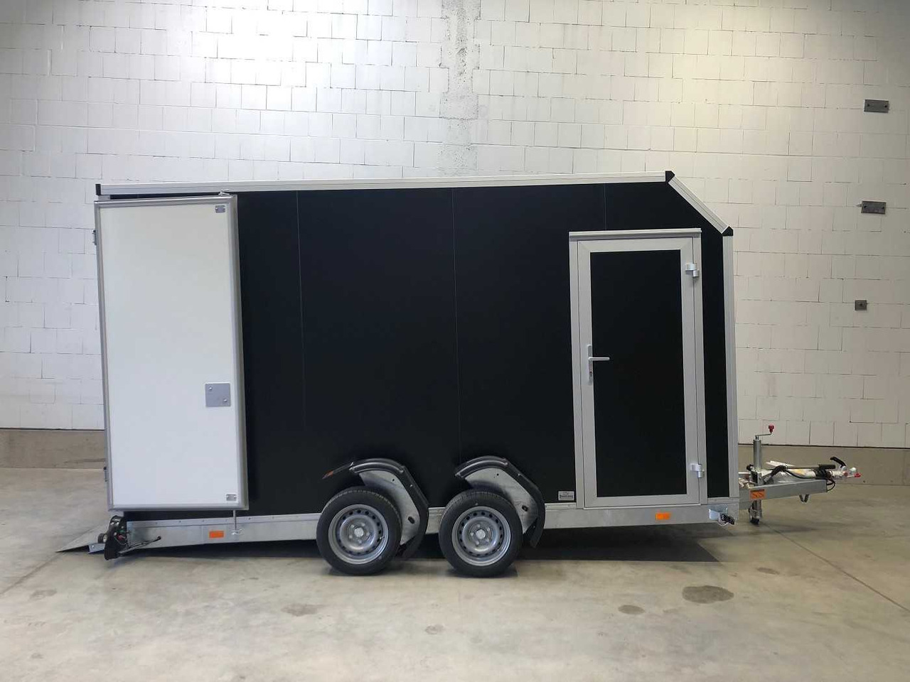 VEZEKO Husky FB K 35.40 SP EP Tür Kofferanhänger Absenker - Gesloten aanhangwagen: afbeelding 4 VEZEKO Husky FB K 35.40 SP EP Tür Kofferanhänger Absenker - Gesloten aanhangwagen: afbeelding 4