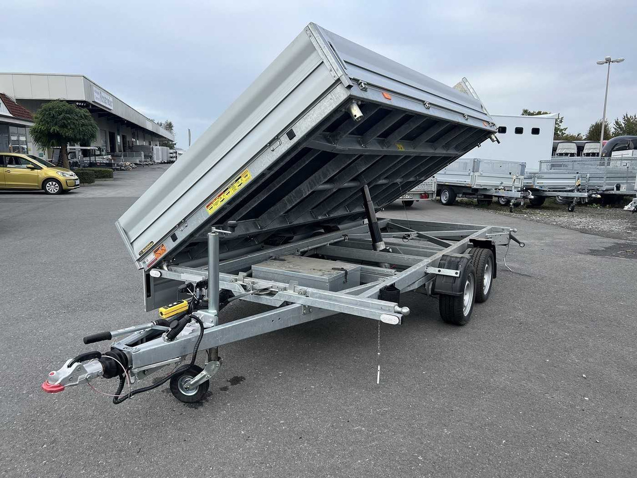 VEZEKO Juki 35.4 Multi Multidreiseitenkipper - Kipper aanhangwagen: afbeelding 4 VEZEKO Juki 35.4 Multi Multidreiseitenkipper - Kipper aanhangwagen: afbeelding 4