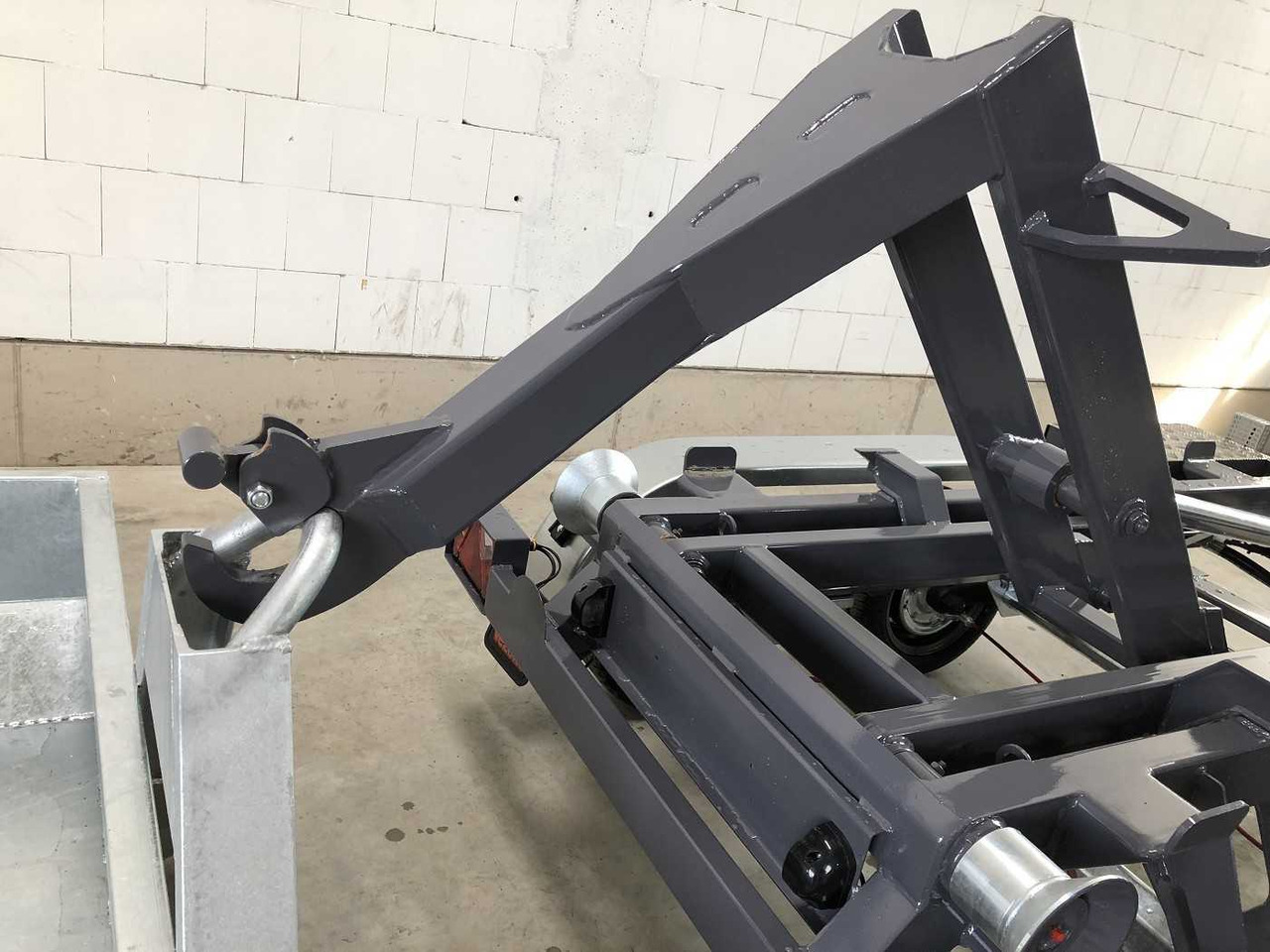 VEZEKO Konos 35 Mulde 400 Muldenkipper - Haakarm/ Portaalarm aanhanger: afbeelding 4 VEZEKO Konos 35 Mulde 400 Muldenkipper - Haakarm/ Portaalarm aanhanger: afbeelding 4