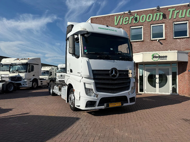 Mercedes-Benz Actros Actros 2542LL 6X2 BDF / ACC / AHK/ TUV 8-2026 / NL TRUCK - Containertransporter/ Wissellaadbak vrachtwagen: afbeelding 1 Mercedes-Benz Actros Actros 2542LL 6X2 BDF / ACC / AHK/ TUV 8-2026 / NL TRUCK - Containertransporter/ Wissellaadbak vrachtwagen: afbeelding 1