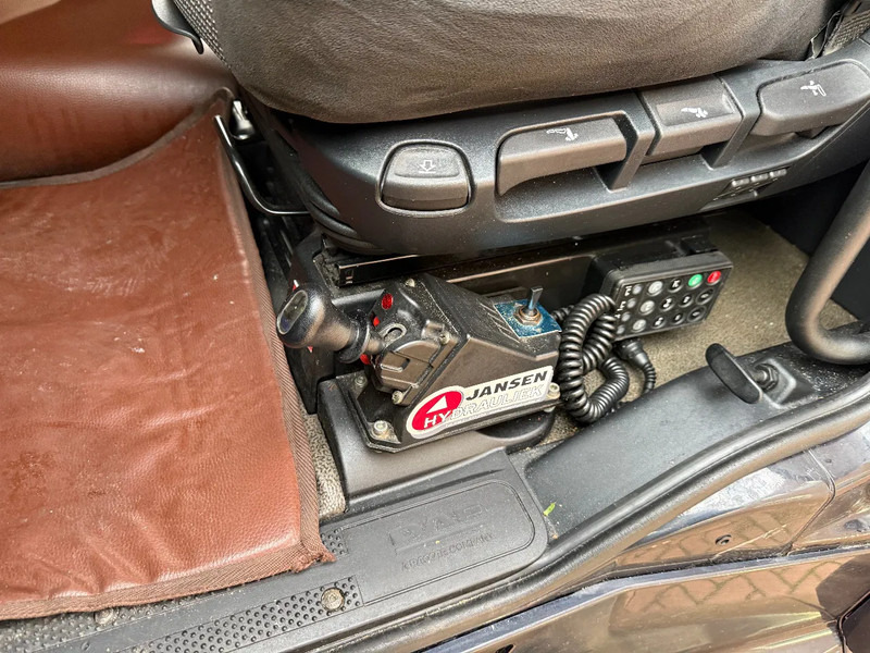 DAF XF 440 XF440 4X2 / hydrauliek / schuifschotel / alcoa / top staat / "BLACK BEAUTY" - Trekker: afbeelding 5 DAF XF 440 XF440 4X2 / hydrauliek / schuifschotel / alcoa / top staat / "BLACK BEAUTY" - Trekker: afbeelding 5