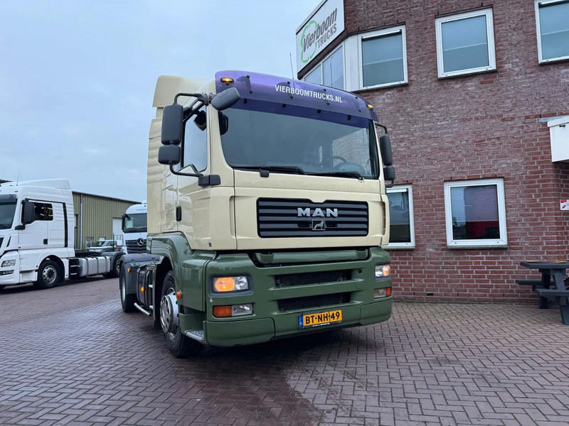 MAN TGA 18.320 TGA 18.320 4X2 / Airco/ Sleeping cabin / Euro 4 Holland Truck- Top Condition - Trekker: afbeelding 1 MAN TGA 18.320 TGA 18.320 4X2 / Airco/ Sleeping cabin / Euro 4 Holland Truck- Top Condition - Trekker: afbeelding 1