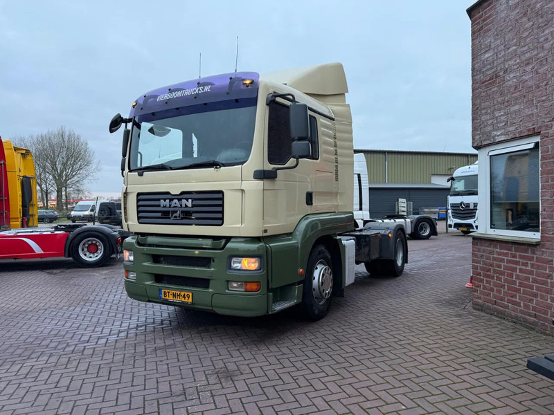 MAN TGA 18.320 TGA 18.320 4X2 / Airco/ Sleeping cabin / Euro 4 Holland Truck- Top Condition - Trekker: afbeelding 2 MAN TGA 18.320 TGA 18.320 4X2 / Airco/ Sleeping cabin / Euro 4 Holland Truck- Top Condition - Trekker: afbeelding 2