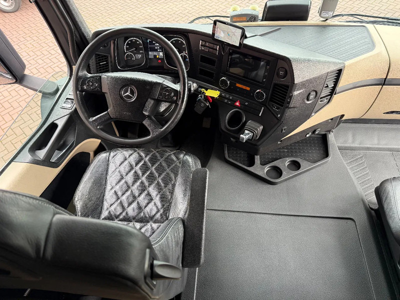 Mercedes-Benz Actros Actros 1943LS Hydrauliek / 478.040KM / Leer / Dealer onderhouden / Top staat - Trekker: afbeelding 4 Mercedes-Benz Actros Actros 1943LS Hydrauliek / 478.040KM / Leer / Dealer onderhouden / Top staat - Trekker: afbeelding 4